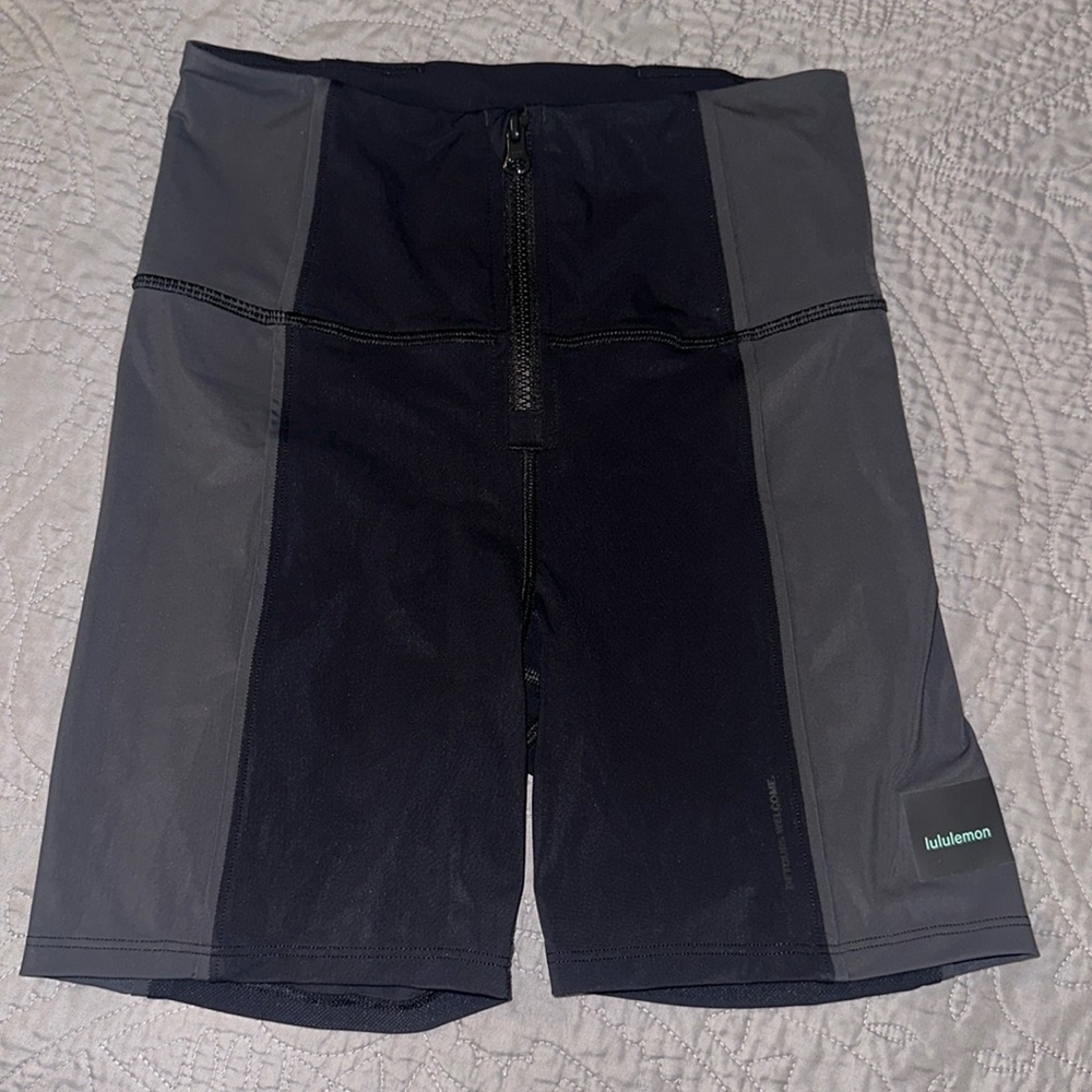 Lululemon Biker Shorts Size 6 with zipper